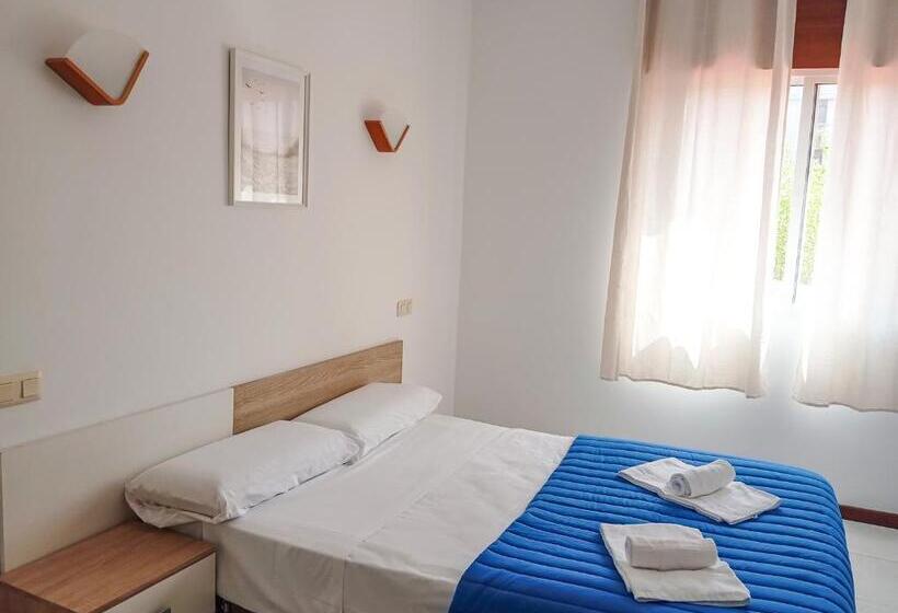 带2个卧室的高级公寓, Apartamentos Revo Salinas 3000