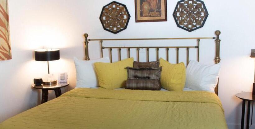 غرفة قياسية سرير كينج لذوى الإحتياجات الخاصة, Agustin Inn   Saint Augustine   Adults Only