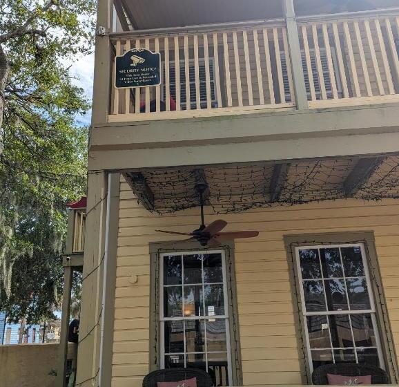 غرفة قياسية سرير كينج لذوى الإحتياجات الخاصة, Agustin Inn   Saint Augustine   Adults Only