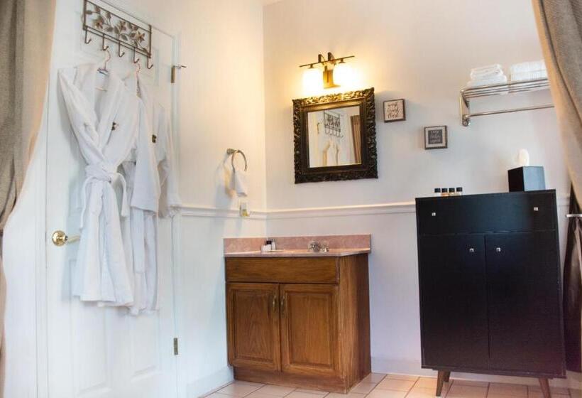 غرفة ديلوكس سرير كينج, Agustin Inn   Saint Augustine   Adults Only