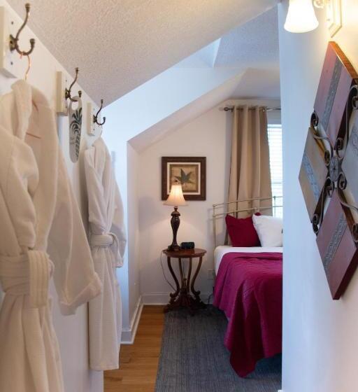 غرفة ديلوكس سرير كينج, Agustin Inn   Saint Augustine   Adults Only