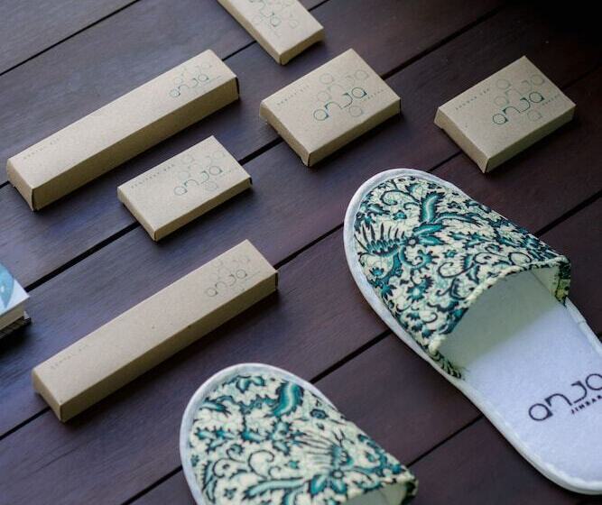 סוויטה, Anja Jimbaran