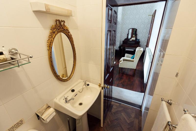 标准间, Elm Grove Country House