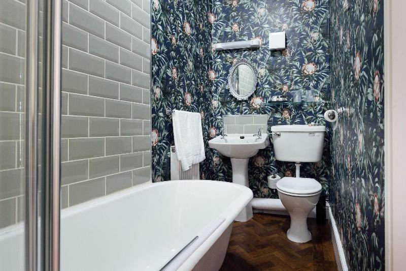 标准间, Elm Grove Country House