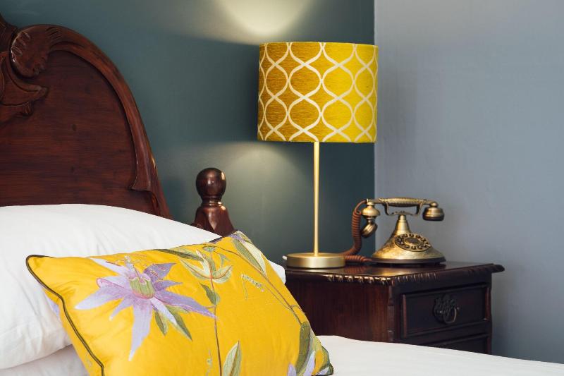 标准单人间, Elm Grove Country House