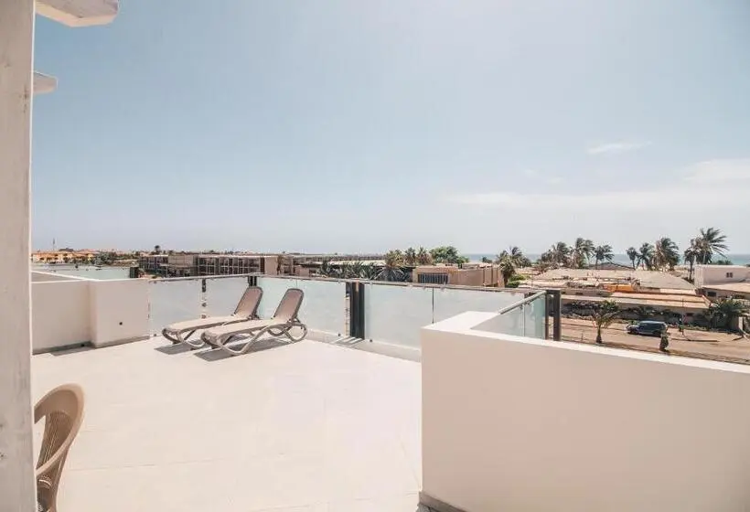 سوییت با چشمانداز دریا, Halos Casa Resort
