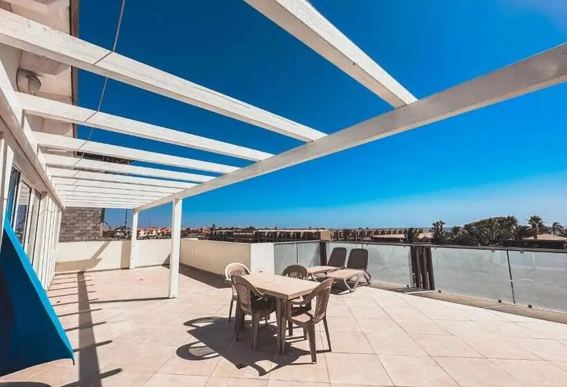 سوییت با چشمانداز دریا, Halos Casa Resort
