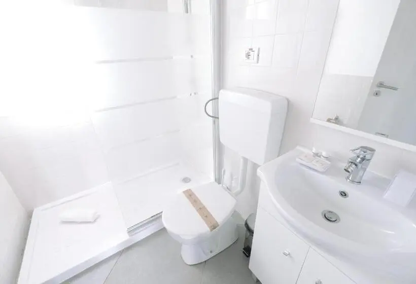 سوییت با چشمانداز دریا, Halos Casa Resort