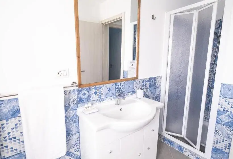 سوییت با چشمانداز دریا, Halos Casa Resort