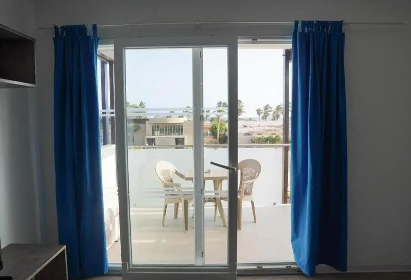 سوییت با چشمانداز دریا, Halos Casa Resort