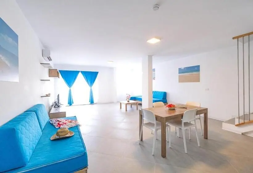 سوییت با چشمانداز دریا, Halos Casa Resort