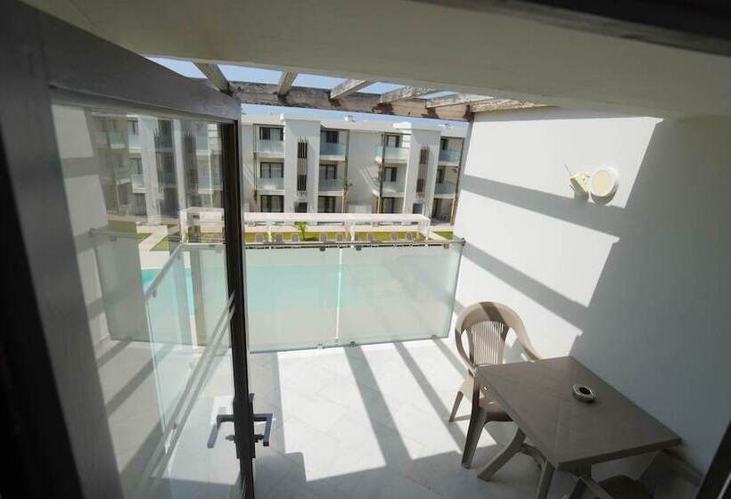 سوئیت کلاسیک, Halos Casa Resort