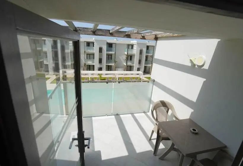 سوئیت کلاسیک, Halos Casa Resort