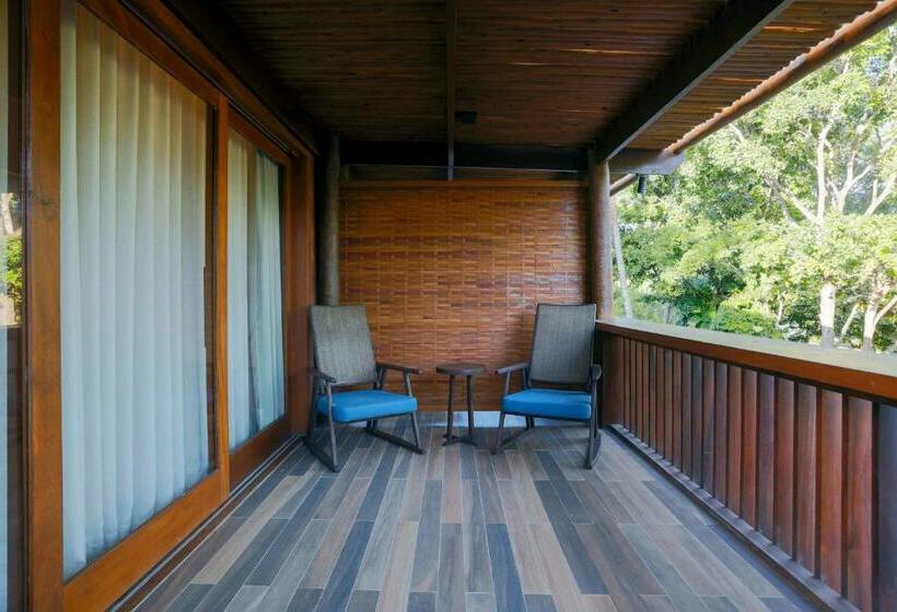 带按摩浴盆的套房, Kuara