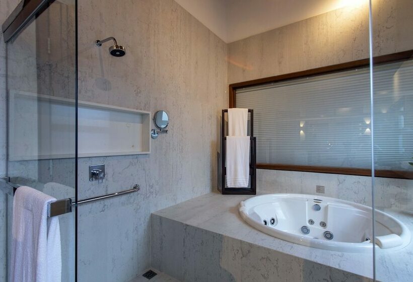 جناح ديلوكس, Kuara