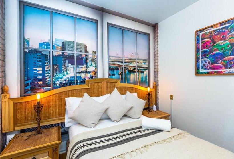 Полулюкс, Mala Vecindad Beer