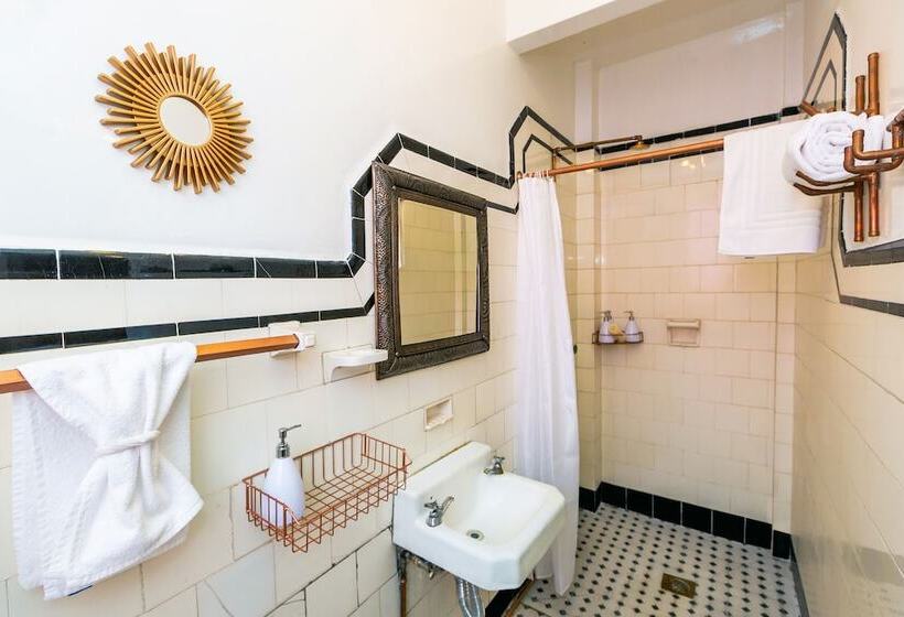 Номер Стандарт, Mala Vecindad Beer