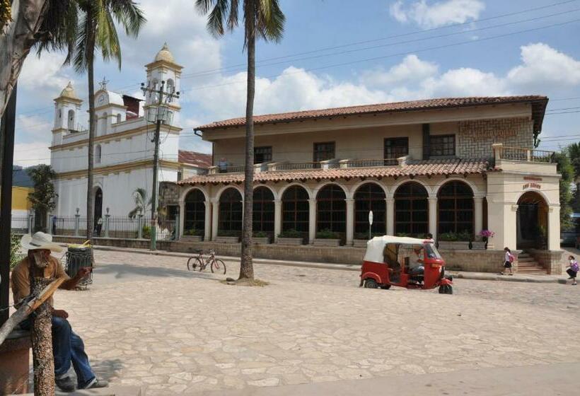 اتاق استاندارد با بالکن, Plaza Copan
