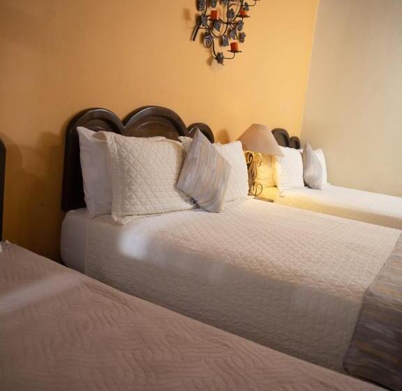 اتاق استاندارد سه تخته با بالکن, Plaza Copan