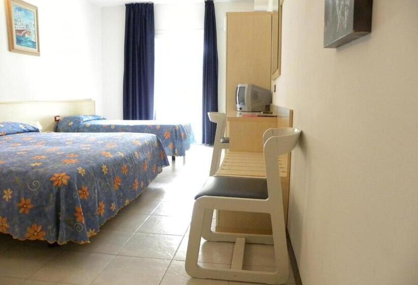 غرفة قياسية ثلاثية مزودة بشرفة, Santa Cruz