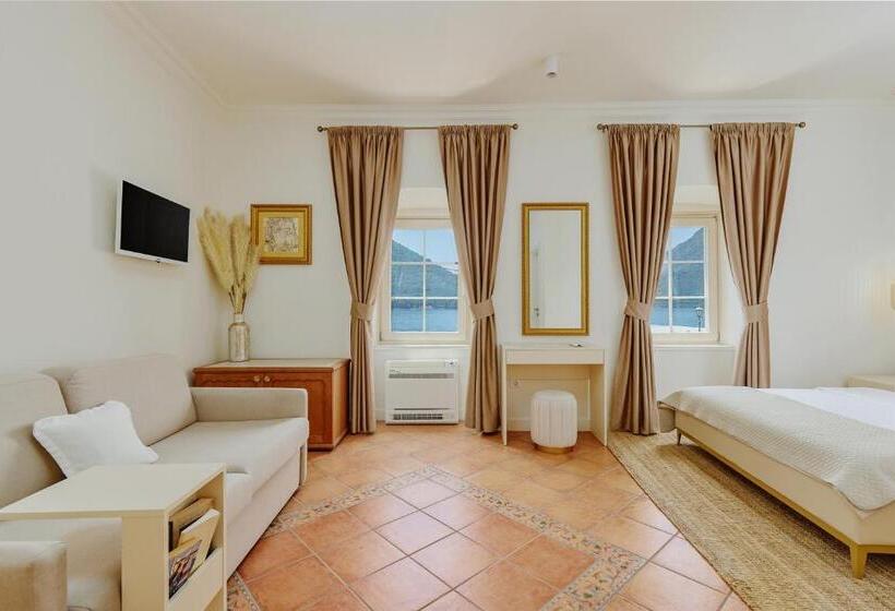 اتاق خانوادگی با چشمانداز دریا, Vila Perast Boutique