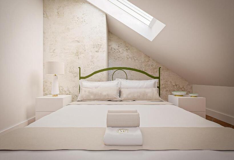 Habitaci�n Est�ndar Abuhardillada, Vila Perast Boutique