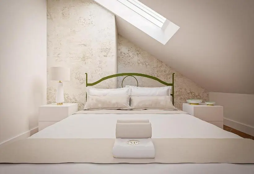 Habitaciï¿½n Estï¿½ndar Abuhardillada, Vila Perast Boutique