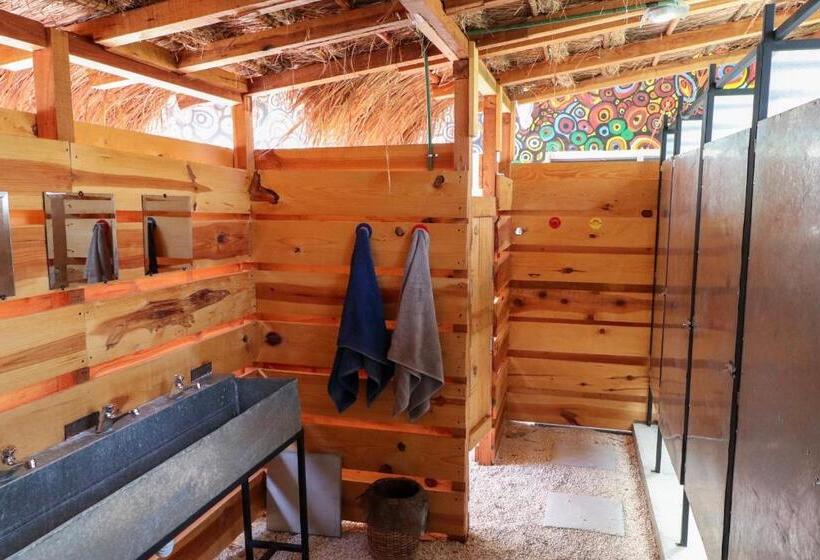 공동 객실, Wabi Hostel