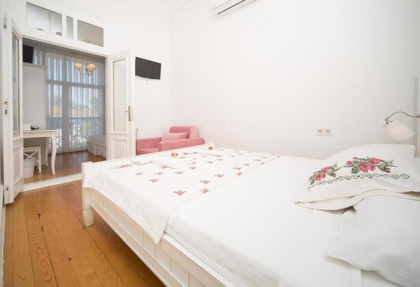 סוויטת ג'וניור עם מרפסת, Cenar Konak Butik