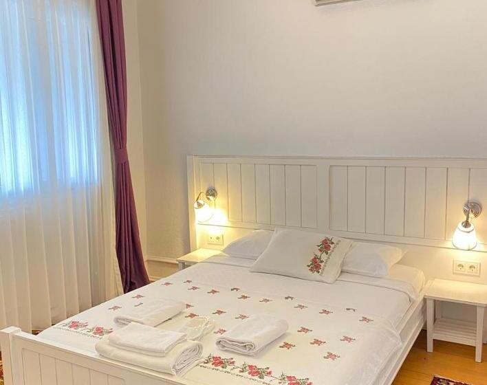 Номер Стандарт с Террасой, Cenar Konak Butik