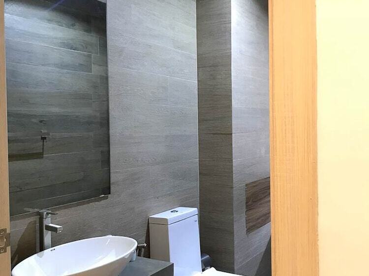 デラックストリプルルーム, Ella Flower Garden Resort