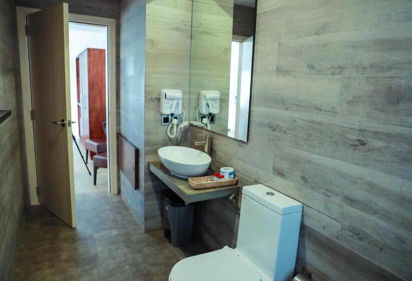 デラックストリプルルーム, Ella Flower Garden Resort