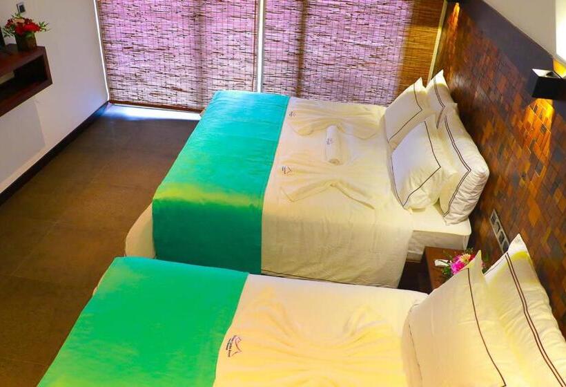 デラックストリプルルーム, Ella Flower Garden Resort