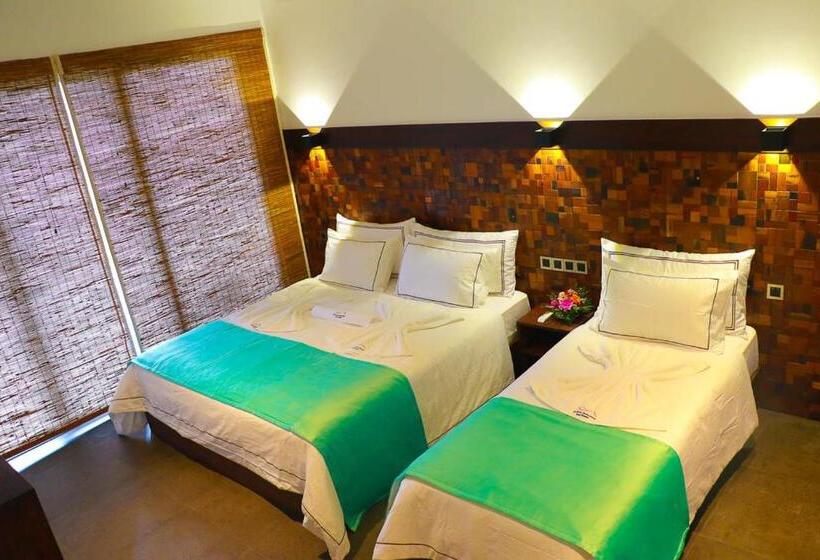 デラックストリプルルーム, Ella Flower Garden Resort