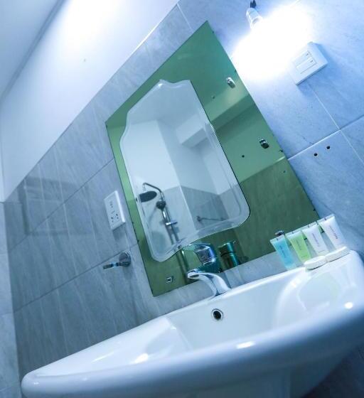 スーペリアトリプルルーム, Ella Flower Garden Resort