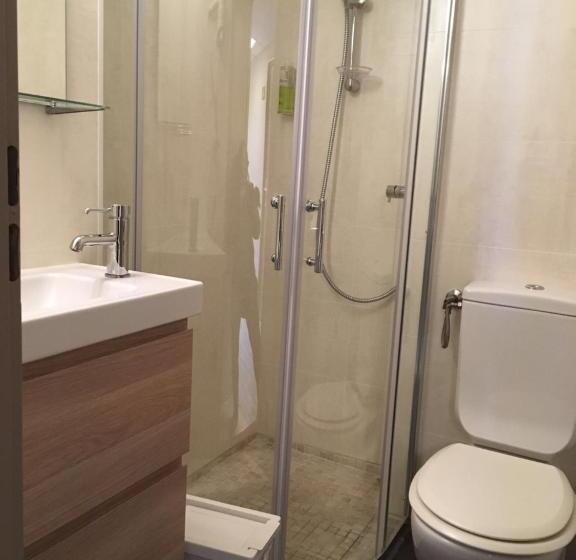 סוויטה משפחתית, Brit Hotel Salon De Provence