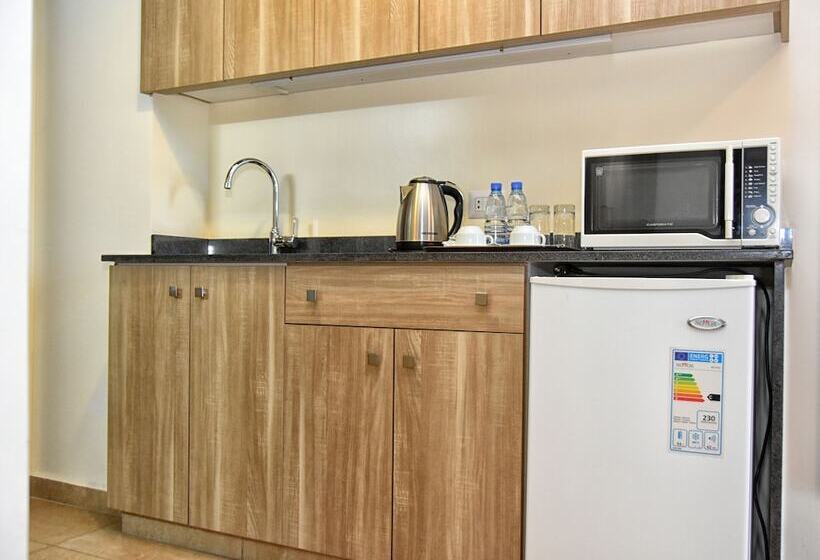 سوییت جونیور, Byblostar