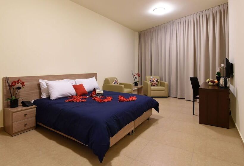 سوییت جونیور, Byblostar