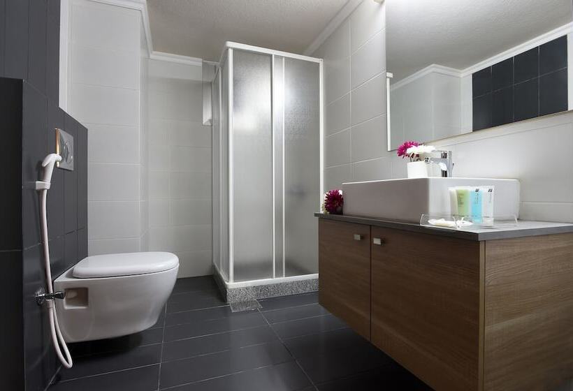 سوییت لوکس, Byblostar