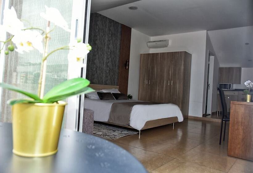 سوییت لوکس, Byblostar