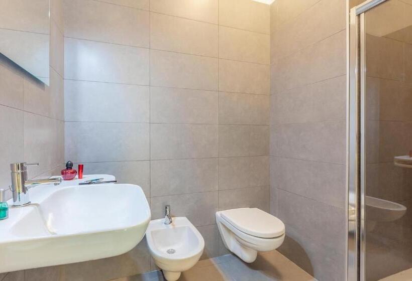 اتاق استاندارد چهار تخته, Ibis Styles Brindisi