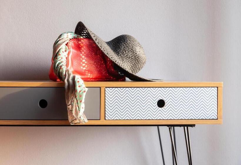 اتاق استاندارد چهار تخته, Ibis Styles Brindisi