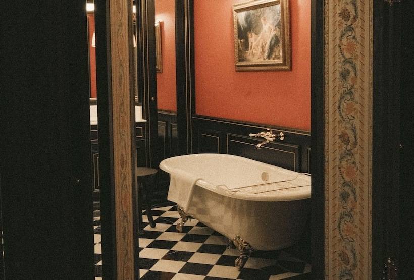 Quarto Deluxe, L Escape