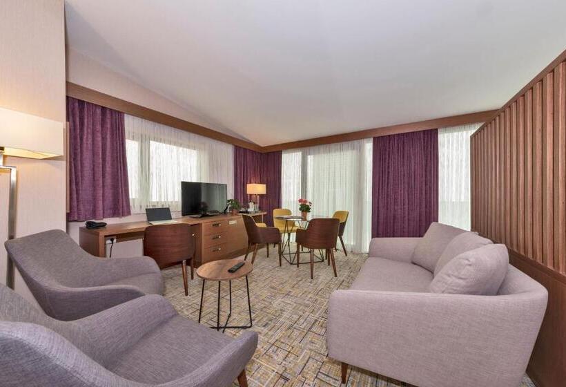 Suite with Terrace, Land Park