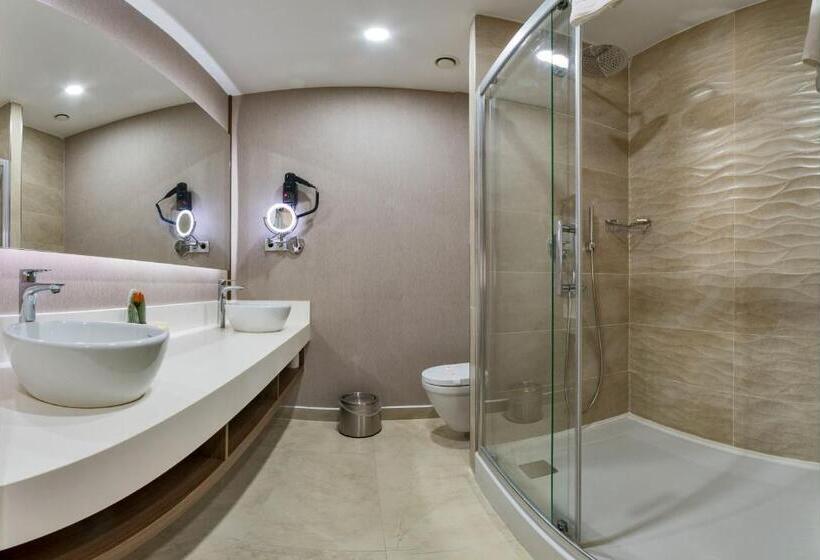 Suite with Terrace, Land Park