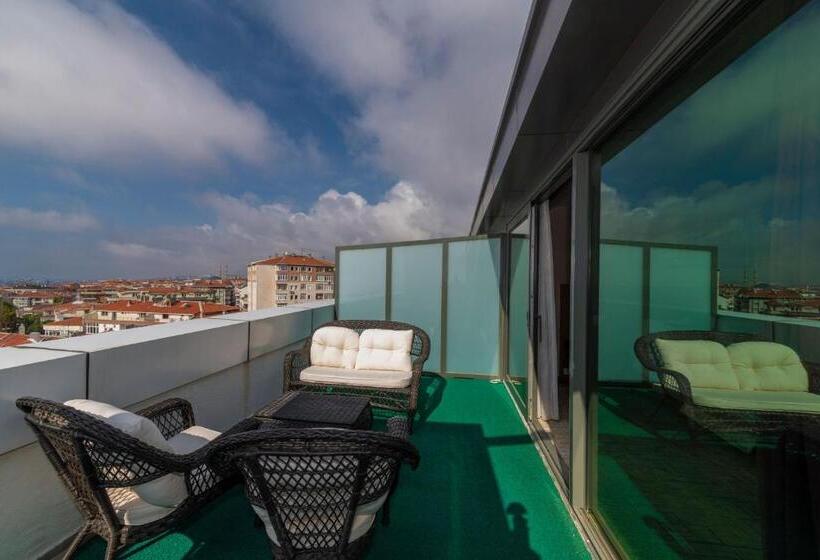 Suite with Terrace, Land Park