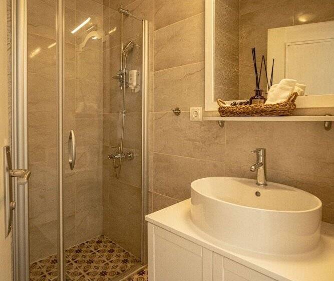 Camera Standard, Sandal Alaçatı   Adult Only