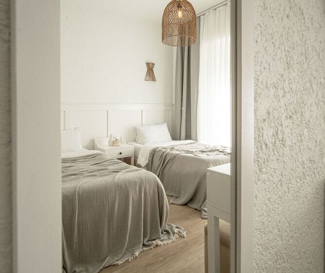 Camera Standard, Sandal Alaçatı   Adult Only