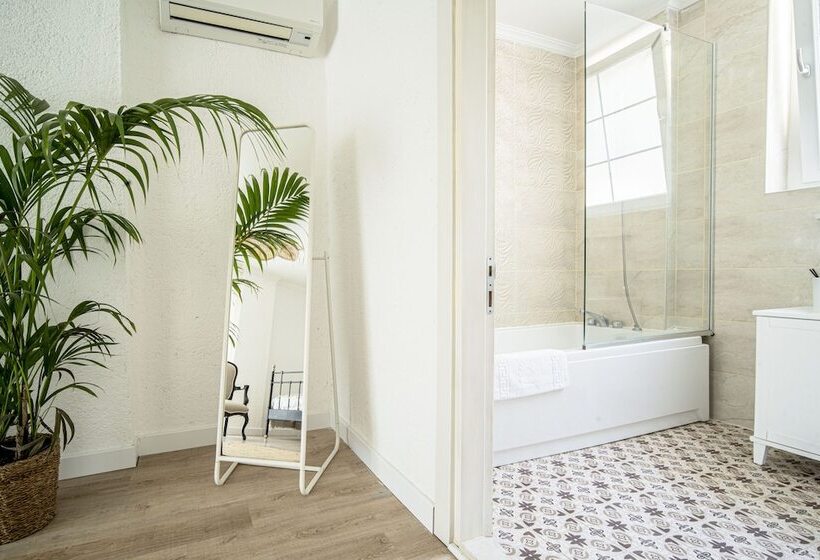 Camera Deluxe, Sandal Alaçatı   Adult Only