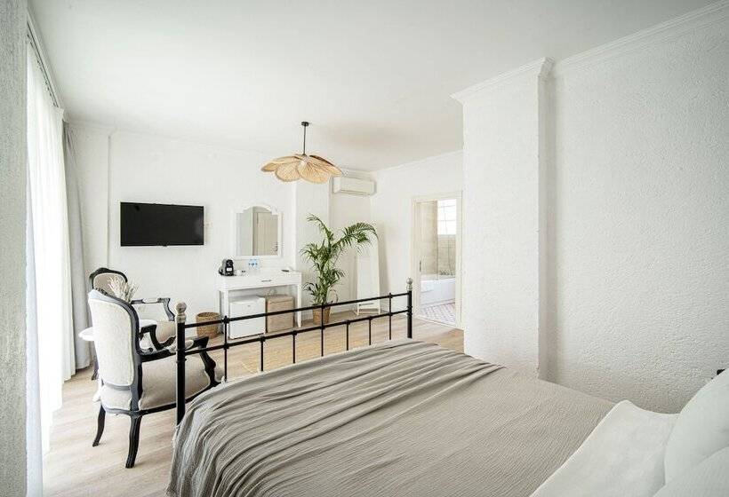 Camera Deluxe, Sandal Alaçatı   Adult Only